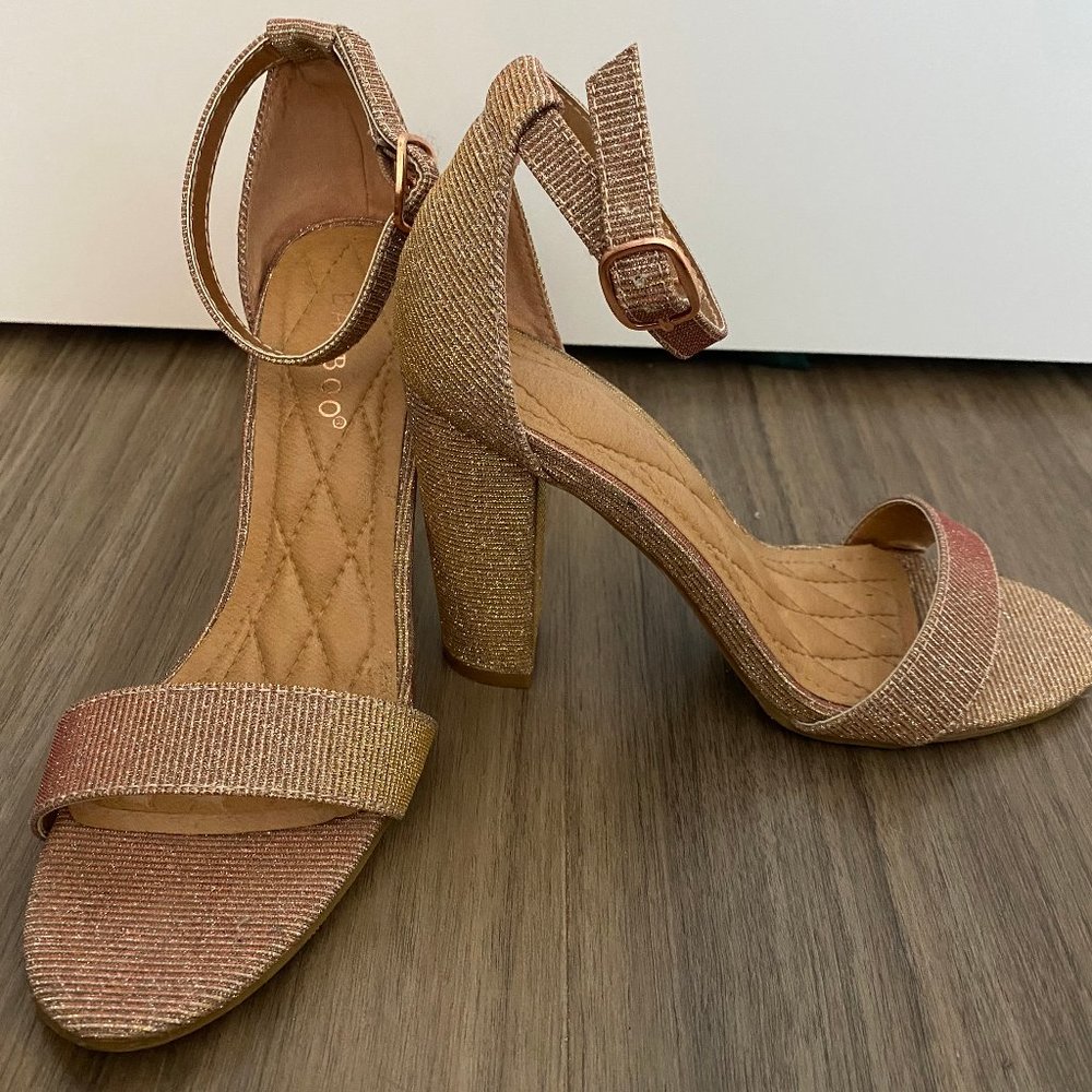 Perfect for NYE! Gold & Glitter strappy heel